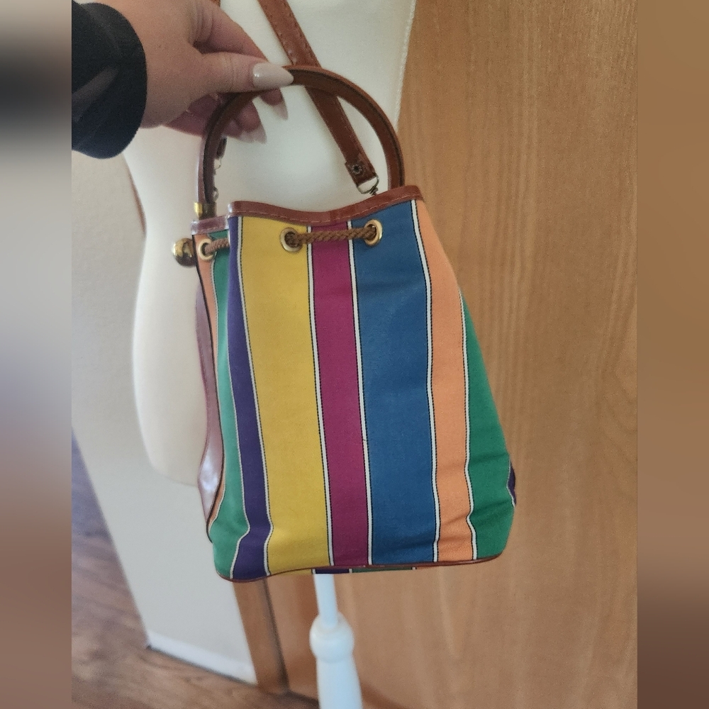 Vintage Bucket Purse - Picture 3 of 8